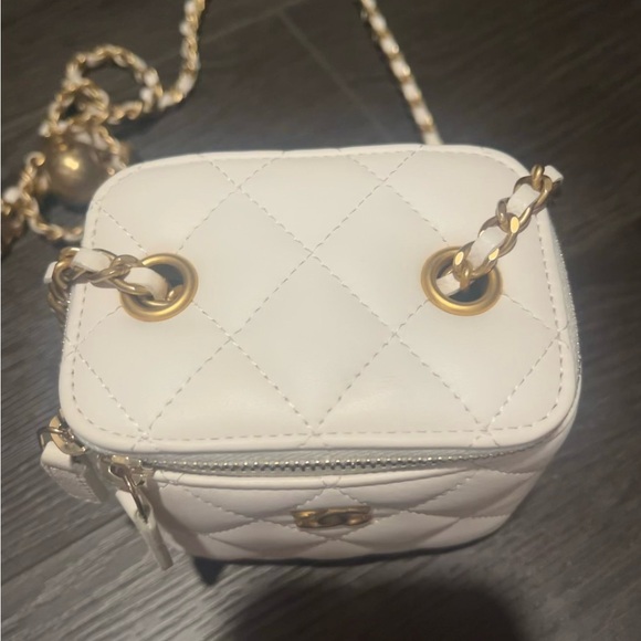 Chanel white cross bag for sale - Picture 2 of 2